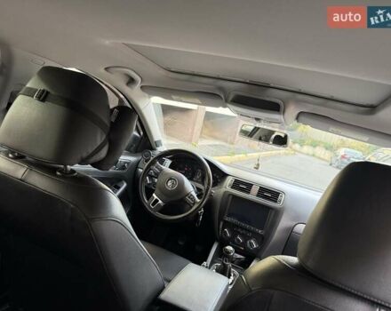 Серый Фольксваген Джетта, объемом двигателя 1.97 л и пробегом 145 тыс. км за 12000 $, фото 14 на Automoto.ua