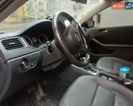 Серый Фольксваген Джетта, объемом двигателя 2.5 л и пробегом 240 тыс. км за 9000 $, фото 7 на Automoto.ua