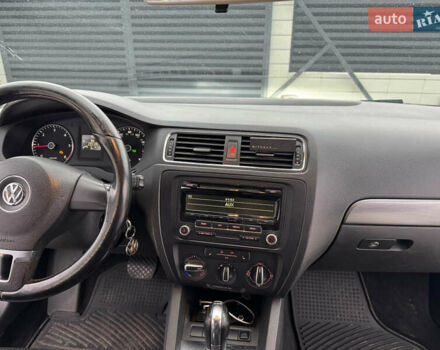 Серый Фольксваген Джетта, объемом двигателя 1.98 л и пробегом 295 тыс. км за 8000 $, фото 16 на Automoto.ua