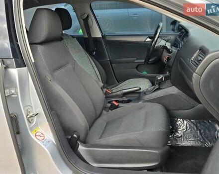 Серый Фольксваген Джетта, объемом двигателя 1.4 л и пробегом 154 тыс. км за 7600 $, фото 18 на Automoto.ua