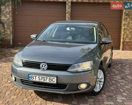 Фольксваген Джетта 2012 в Одессе на Automoto.ua Серый Фольксваген Джетта, объемом двигателя 1.4 л и пробегом 189 тыс. км за 8800 $, фото 5 на Automoto.ua