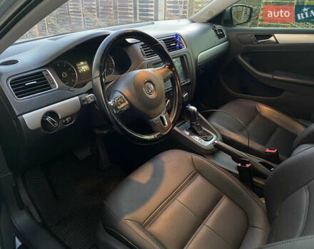 Сірий Фольксваген Джетта, об'ємом двигуна 2.5 л та пробігом 297 тис. км за 8600 $, фото 6 на Automoto.ua