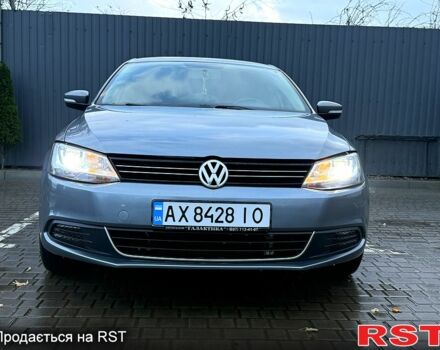 Серый Фольксваген Джетта, объемом двигателя 2.5 л и пробегом 211 тыс. км за 8000 $, фото 2 на Automoto.ua