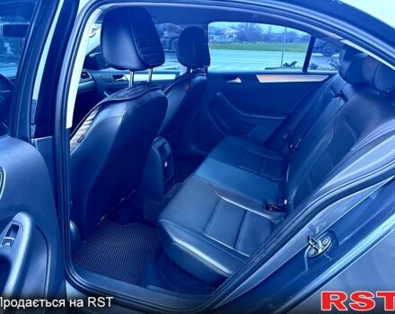 Серый Фольксваген Джетта, объемом двигателя 2.5 л и пробегом 211 тыс. км за 8000 $, фото 11 на Automoto.ua