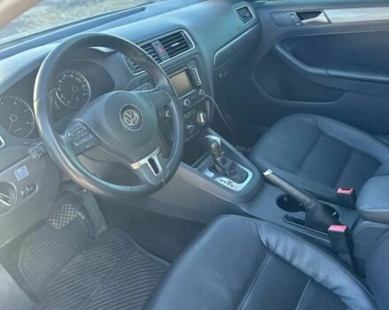 Фольксваген Джетта 2013 в Самборе на Automoto.ua Серый Фольксваген Джетта, объемом двигателя 2 л и пробегом 250 тыс. км за 10500 $, фото 6 на Automoto.ua