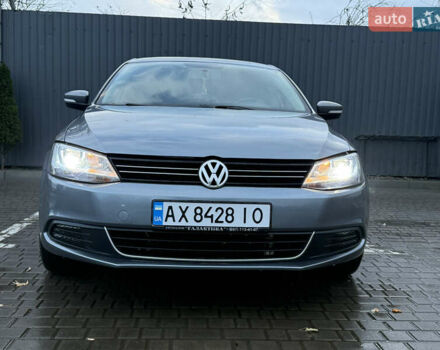 Серый Фольксваген Джетта, объемом двигателя 2.48 л и пробегом 245 тыс. км за 8000 $, фото 1 на Automoto.ua