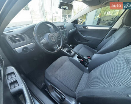 Сірий Фольксваген Джетта, об'ємом двигуна 1.4 л та пробігом 156 тис. км за 9999 $, фото 24 на Automoto.ua