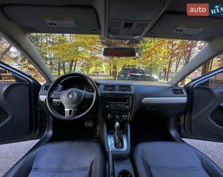 Фольксваген Джетта 2013 в Киеве на Automoto.ua Серый Фольксваген Джетта, объемом двигателя 1.8 л и пробегом 150 тыс. км за 8299 $, фото 22 на Automoto.ua