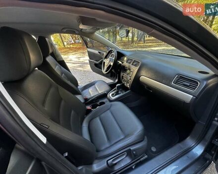 Фольксваген Джетта 2013 в Киеве на Automoto.ua Серый Фольксваген Джетта, объемом двигателя 1.8 л и пробегом 150 тыс. км за 8299 $, фото 20 на Automoto.ua