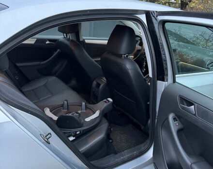 Серый Фольксваген Джетта, объемом двигателя 2.5 л и пробегом 111 тыс. км за 10500 $, фото 11 на Automoto.ua