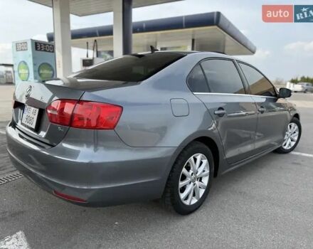 Сірий Фольксваген Джетта, об'ємом двигуна 1.8 л та пробігом 200 тис. км за 9500 $, фото 4 на Automoto.ua