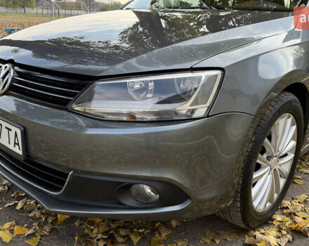 Фольксваген Джетта 2013 в Киеве на Automoto.ua Серый Фольксваген Джетта, объемом двигателя 1.97 л и пробегом 160 тыс. км за 9800 $, фото 9 на Automoto.ua