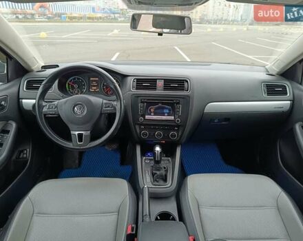 Серый Фольксваген Джетта, объемом двигателя 1.39 л и пробегом 128 тыс. км за 9500 $, фото 10 на Automoto.ua