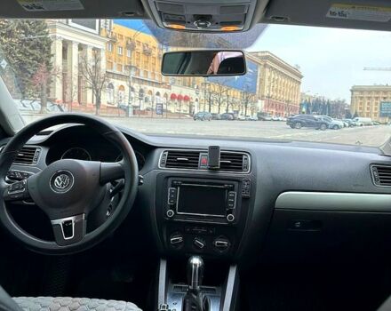 Фольксваген Джетта 2013 в Харькове на Automoto.ua Серый Фольксваген Джетта, объемом двигателя 2.5 л и пробегом 156 тыс. км за 9800 $, фото 8 на Automoto.ua