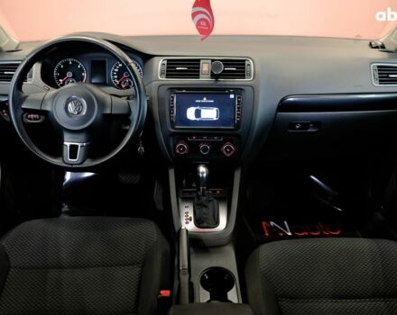 Фольксваген Джетта 2013 в Одессе на Automoto.ua Серый Фольксваген Джетта, объемом двигателя 1.6 л и пробегом 157 тыс. км за 10100 $, фото 7 на Automoto.ua