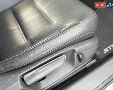 Сірий Фольксваген Джетта, об'ємом двигуна 1.8 л та пробігом 200 тис. км за 9500 $, фото 17 на Automoto.ua