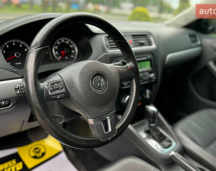 Фольксваген Джетта 2013 в Львове на Automoto.ua Серый Фольксваген Джетта, объемом двигателя 1.8 л и пробегом 141 тыс. км за 9999 $, фото 17 на Automoto.ua