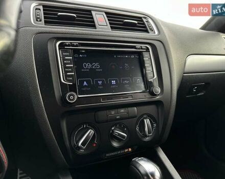 Серый Фольксваген Джетта, объемом двигателя 2 л и пробегом 167 тыс. км за 11000 $, фото 32 на Automoto.ua