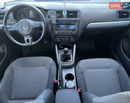 Сірий Фольксваген Джетта, об'ємом двигуна 1.4 л та пробігом 156 тис. км за 9999 $, фото 27 на Automoto.ua