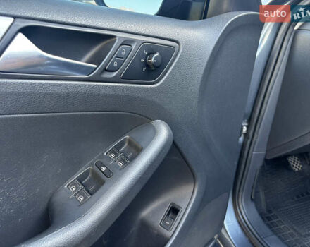 Сірий Фольксваген Джетта, об'ємом двигуна 1.4 л та пробігом 156 тис. км за 9999 $, фото 29 на Automoto.ua