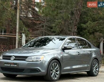 Сірий Фольксваген Джетта, об'ємом двигуна 1.8 л та пробігом 253 тис. км за 9999 $, фото 1 на Automoto.ua