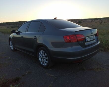 Серый Фольксваген Джетта, объемом двигателя 2.5 л и пробегом 140 тыс. км за 9999 $, фото 4 на Automoto.ua