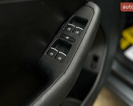 Фольксваген Джетта 2013 в Львове на Automoto.ua Серый Фольксваген Джетта, объемом двигателя 1.8 л и пробегом 141 тыс. км за 9999 $, фото 15 на Automoto.ua