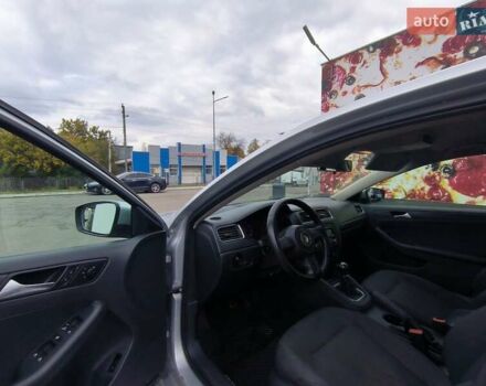 Фольксваген Джетта 2013 у Лубнах на Automoto.ua Сірий Фольксваген Джетта, об'ємом двигуна 1.98 л та пробігом 275 тис. км за 6650 $, фото 1 на Automoto.ua