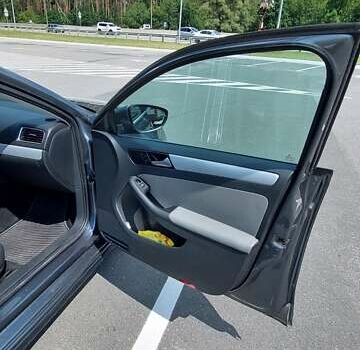 Серый Фольксваген Джетта, объемом двигателя 1.4 л и пробегом 250 тыс. км за 10450 $, фото 4 на Automoto.ua