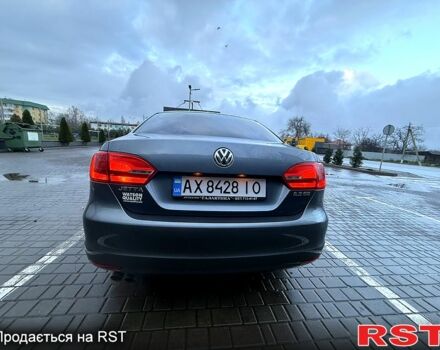 Серый Фольксваген Джетта, объемом двигателя 2.5 л и пробегом 211 тыс. км за 8000 $, фото 1 на Automoto.ua