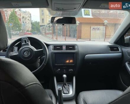 Сірий Фольксваген Джетта, об'ємом двигуна 2.48 л та пробігом 218 тис. км за 8900 $, фото 11 на Automoto.ua