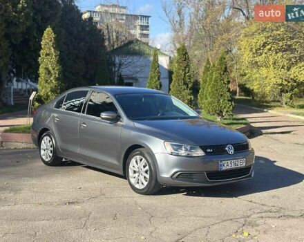 Фольксваген Джетта 2013 в Киеве на Automoto.ua Серый Фольксваген Джетта, объемом двигателя 1.8 л и пробегом 150 тыс. км за 8299 $, фото 4 на Automoto.ua