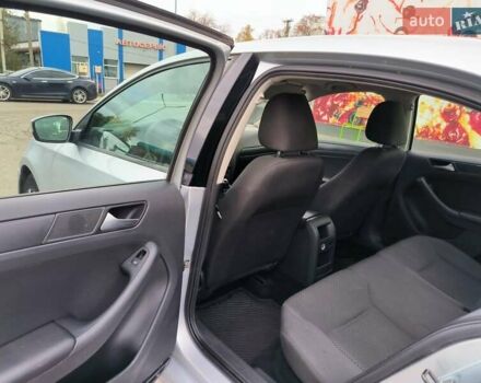 Фольксваген Джетта 2013 у Лубнах на Automoto.ua Сірий Фольксваген Джетта, об'ємом двигуна 1.98 л та пробігом 275 тис. км за 6650 $, фото 4 на Automoto.ua