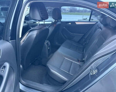 Серый Фольксваген Джетта, объемом двигателя 2.48 л и пробегом 245 тыс. км за 8000 $, фото 13 на Automoto.ua