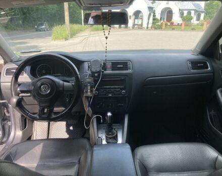 Серый Фольксваген Джетта, объемом двигателя 1.8 л и пробегом 322 тыс. км за 8200 $, фото 5 на Automoto.ua