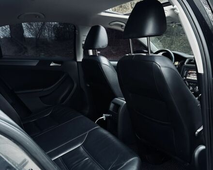 Фольксваген Джетта 2013 в Рава-Русская на Automoto.ua Серый Фольксваген Джетта, объемом двигателя 2 л и пробегом 180 тыс. км за 11000 $, фото 5 на Automoto.ua