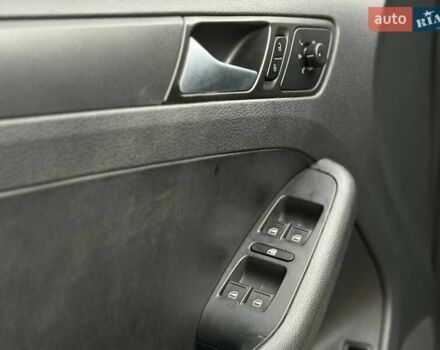 Сірий Фольксваген Джетта, об'ємом двигуна 1.8 л та пробігом 253 тис. км за 9999 $, фото 12 на Automoto.ua