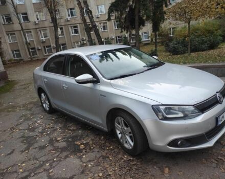 Серый Фольксваген Джетта, объемом двигателя 1.4 л и пробегом 288 тыс. км за 8000 $, фото 1 на Automoto.ua
