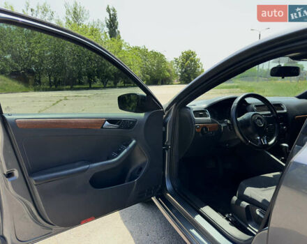 Сірий Фольксваген Джетта, об'ємом двигуна 2 л та пробігом 312 тис. км за 7950 $, фото 10 на Automoto.ua