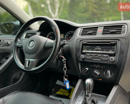 Фольксваген Джетта 2013 в Львове на Automoto.ua Серый Фольксваген Джетта, объемом двигателя 1.8 л и пробегом 141 тыс. км за 9999 $, фото 9 на Automoto.ua