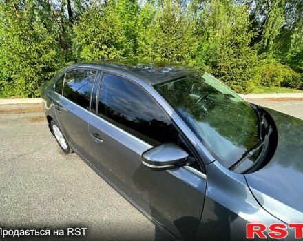 Фольксваген Джетта 2013 в Киеве на Automoto.ua Серый Фольксваген Джетта, объемом двигателя 2 л и пробегом 179 тыс. км за 8700 $, фото 3 на Automoto.ua