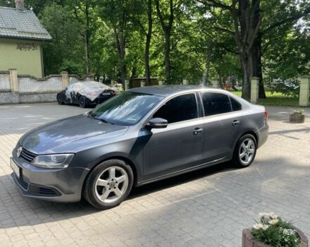 Серый Фольксваген Джетта, объемом двигателя 1.8 л и пробегом 322 тыс. км за 8200 $, фото 2 на Automoto.ua