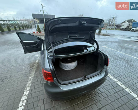 Серый Фольксваген Джетта, объемом двигателя 2.48 л и пробегом 245 тыс. км за 8000 $, фото 11 на Automoto.ua