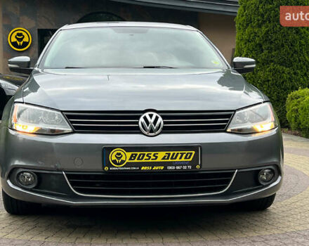 Фольксваген Джетта 2013 в Львове на Automoto.ua Серый Фольксваген Джетта, объемом двигателя 1.8 л и пробегом 141 тыс. км за 9999 $, фото 1 на Automoto.ua