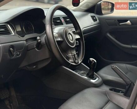 Сірий Фольксваген Джетта, об'ємом двигуна 1.8 л та пробігом 253 тис. км за 9999 $, фото 13 на Automoto.ua