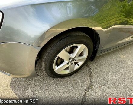 Фольксваген Джетта 2013 в Киеве на Automoto.ua Серый Фольксваген Джетта, объемом двигателя 2 л и пробегом 179 тыс. км за 8700 $, фото 4 на Automoto.ua