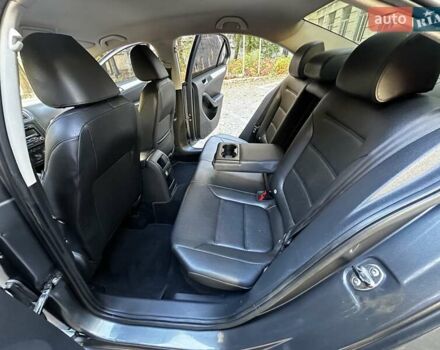 Фольксваген Джетта 2013 в Киеве на Automoto.ua Серый Фольксваген Джетта, объемом двигателя 1.8 л и пробегом 150 тыс. км за 8299 $, фото 23 на Automoto.ua