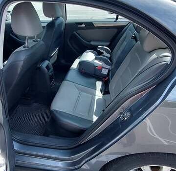 Серый Фольксваген Джетта, объемом двигателя 1.4 л и пробегом 250 тыс. км за 10450 $, фото 7 на Automoto.ua