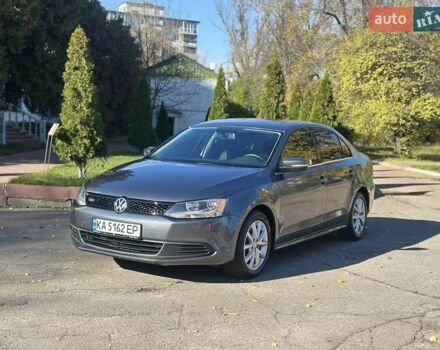 Фольксваген Джетта 2013 в Киеве на Automoto.ua Серый Фольксваген Джетта, объемом двигателя 1.8 л и пробегом 150 тыс. км за 8299 $, фото 3 на Automoto.ua