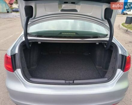 Фольксваген Джетта 2013 у Лубнах на Automoto.ua Сірий Фольксваген Джетта, об'ємом двигуна 1.98 л та пробігом 275 тис. км за 6650 $, фото 7 на Automoto.ua